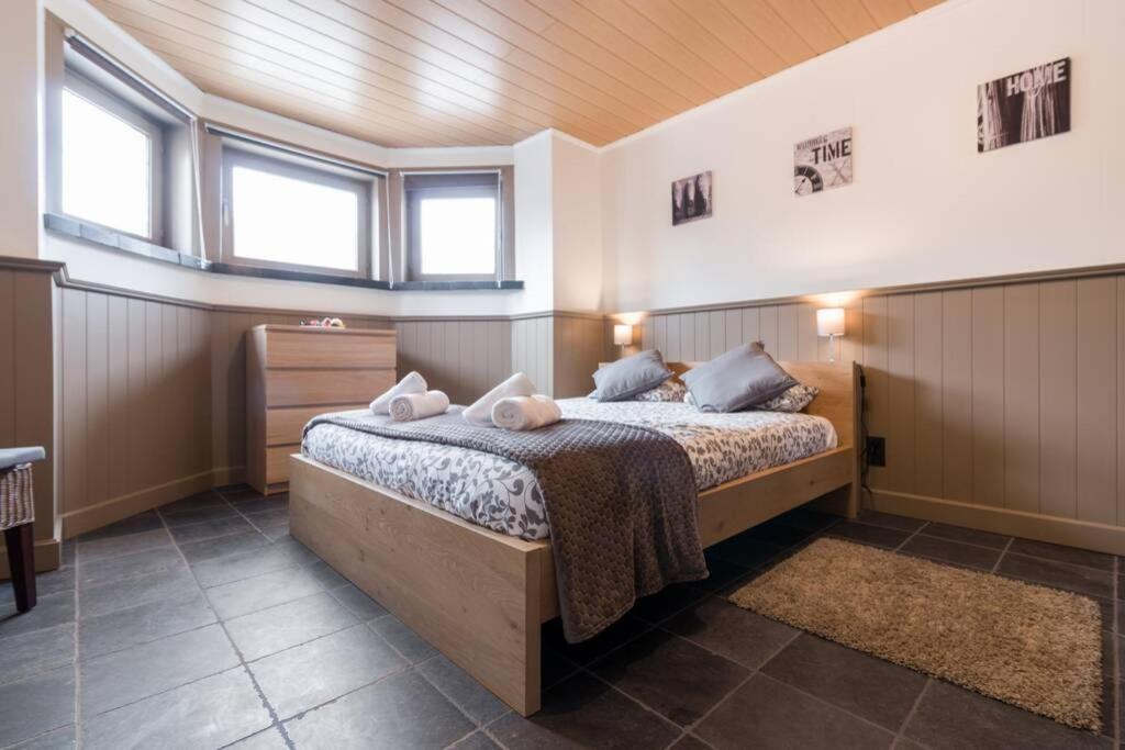 Apartamento Spacious Aan Damse Vaart @ *