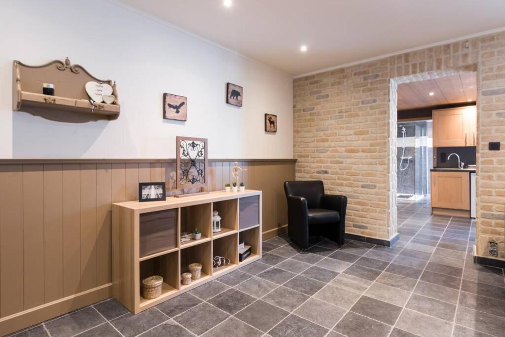 Apartment Spacious Aan Damse Vaart @ *